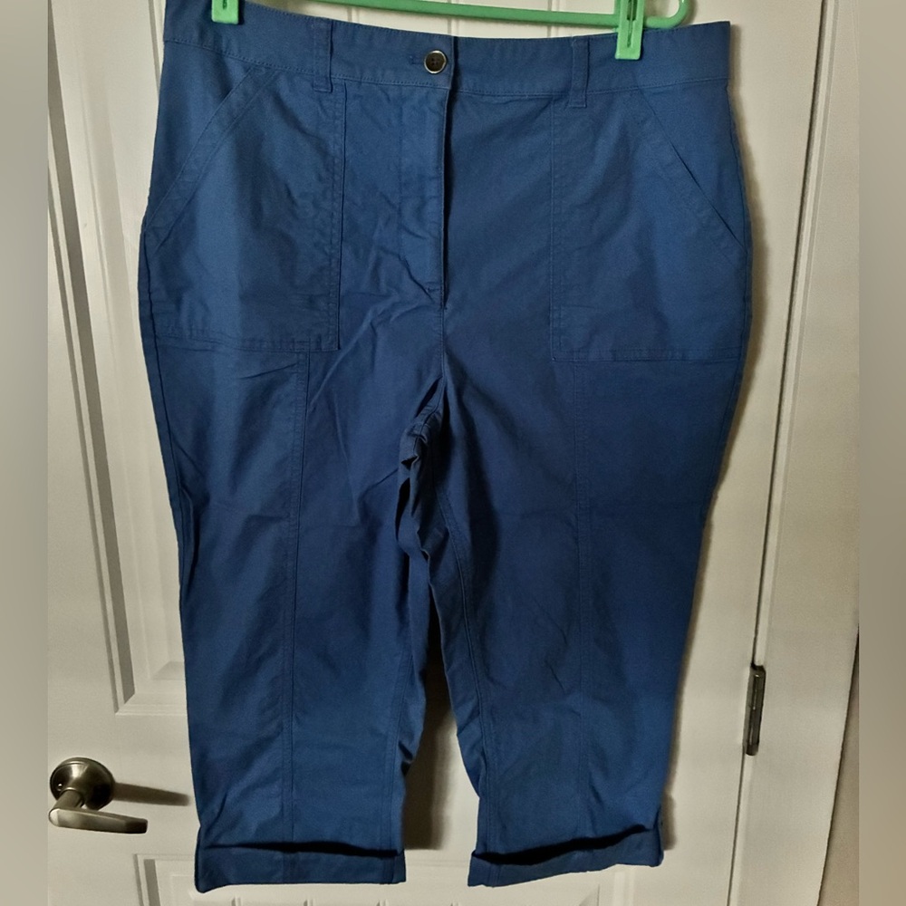 Northern Reflections Blue capris front and back pockets and bottom cuff - Picture 1 of 6